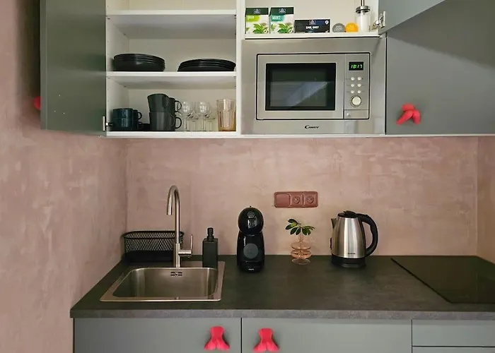 Artistic Designer Zizkov * Prag