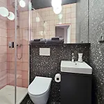 Apartment Artistic Designer Zizkov *