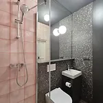 Artistic Designer Zizkov Apartment Prag